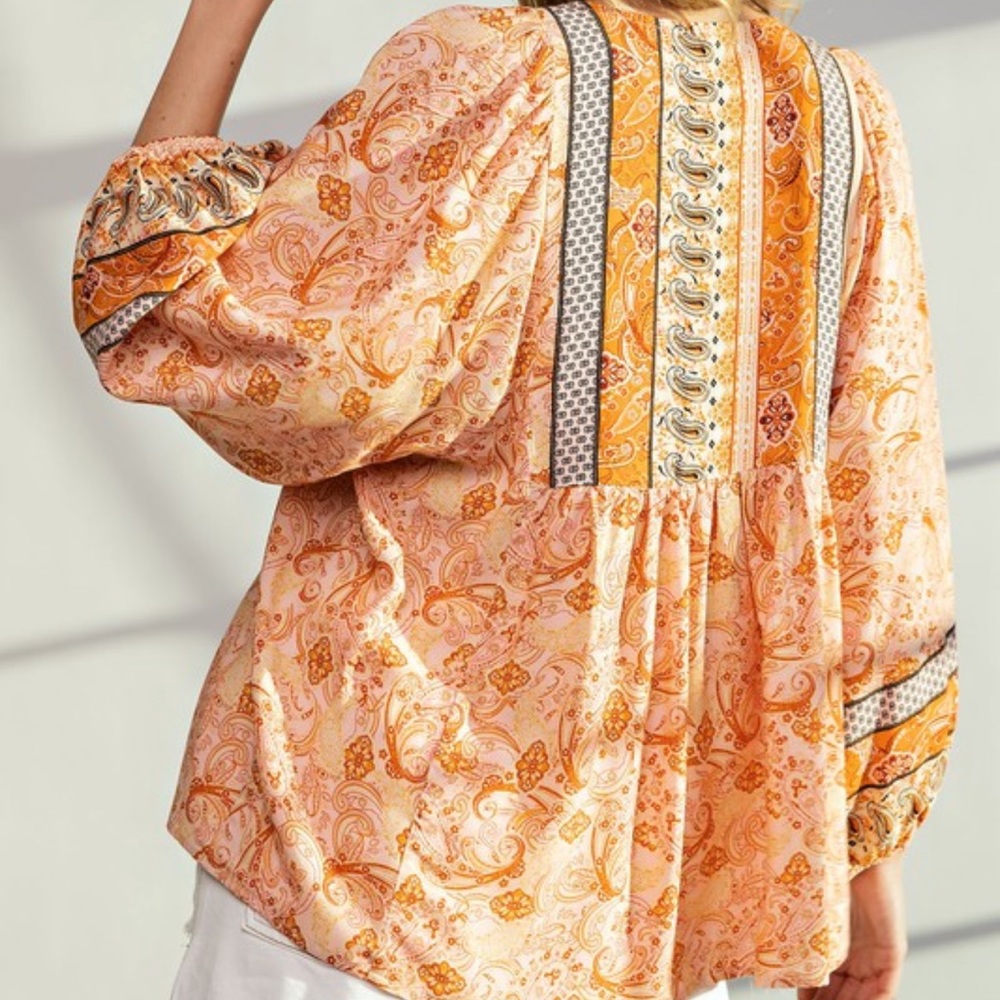 Last one. Below cost. Easel Printed Challis Babydoll Top. - Picture 3 of 3